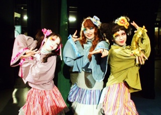 �摜(320x228)�E�g��摜(640x457)